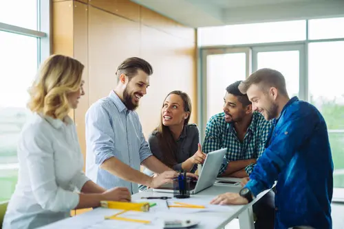 Rejoignez les programmes de formation ColibriCRM, adaptés aux besoins des entreprises, vous gagnerez en efficacité et en réactivité