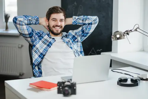 Assistance téléphonique illimitée, interventions à distance dans les meilleurs délais, base de données solide, fiable et sécurisée : ColibriCRM vous assure une maintenance réactive